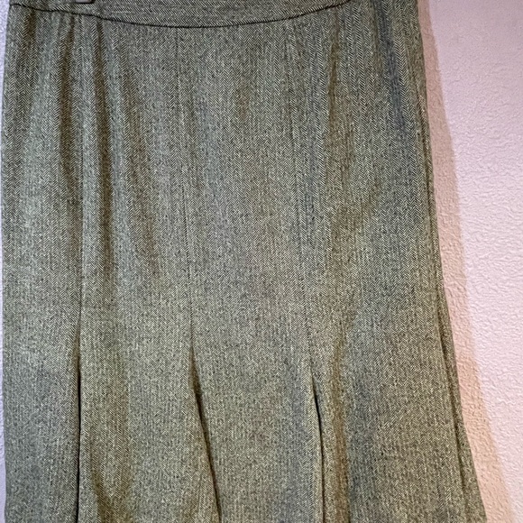 Ann Taylor Loft houndstooth skirt - Picture 2 of 4